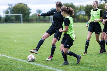 Bild 9 - Frauen SG Holstein Sued - SV Eintracht Luebeck : Ergebnis: 3:0